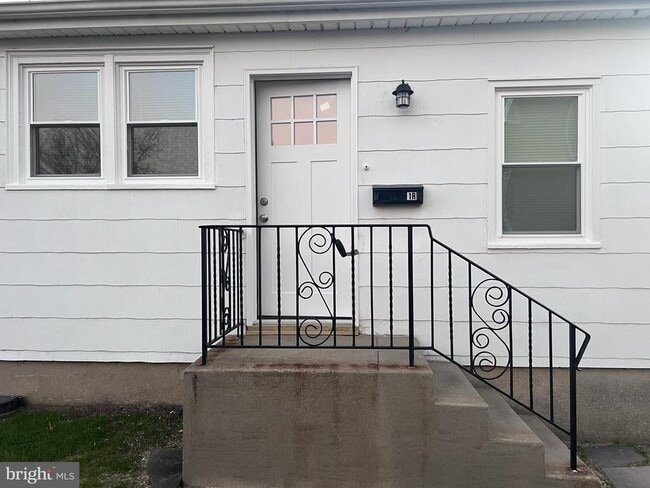 Building Photo - 703 Bethlehem Pike