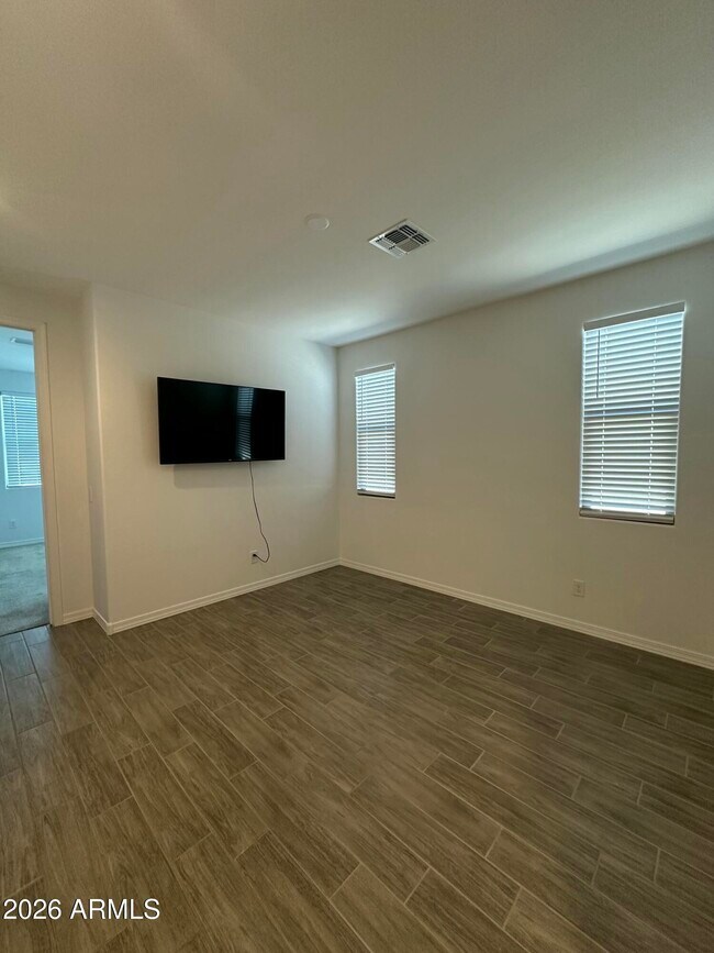 Building Photo - 9550 E Spiral Ave
