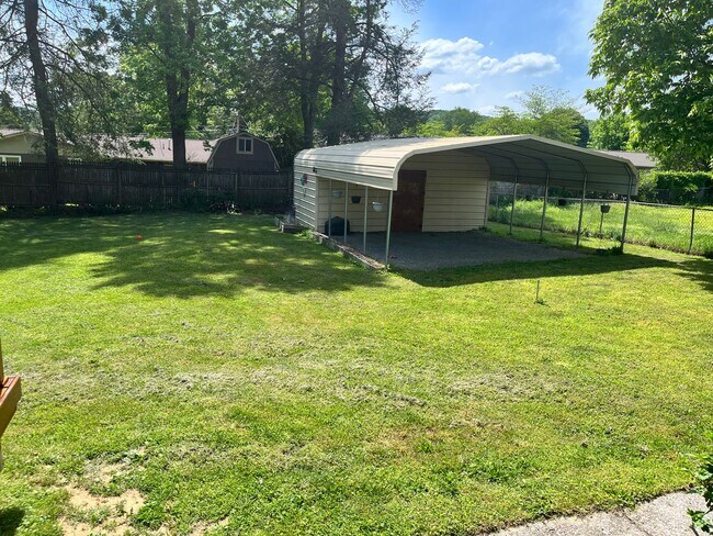 Building Photo - Charming 3BR/2BA one-level house