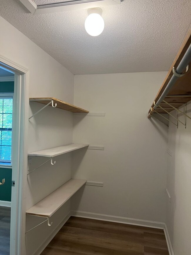 Building Photo - 185 Hickory Tree Ln