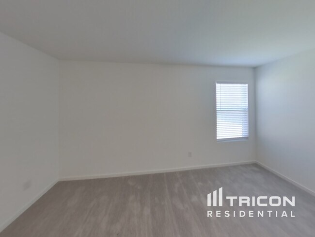Building Photo - 1844 Kiwi Dr