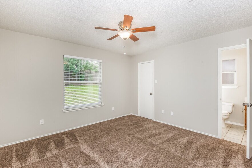 Building Photo - 616 Cumberland Dr
