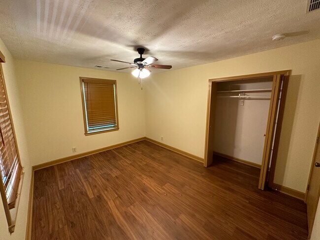Building Photo - 5066 Rockbridge Rd SW