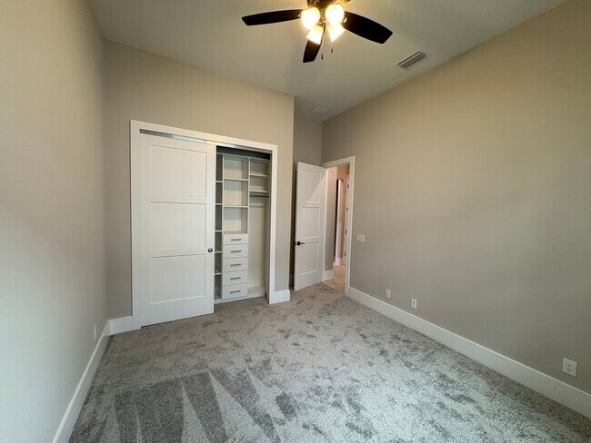 Building Photo - 547 Sanctuary Golf Pl