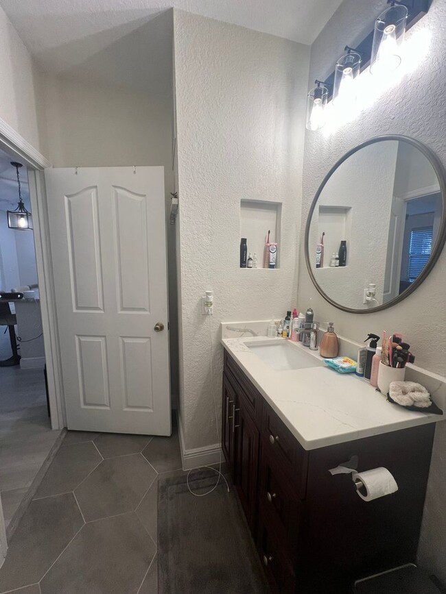 Building Photo - 1 Bedroom Condo in Orlando
