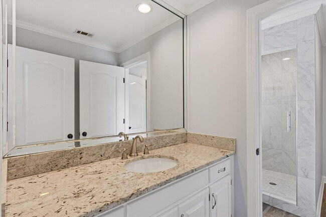 Building Photo - 1574 Whitmar Pl S