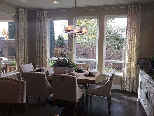 Building Photo - Gorgeous Former Model Home with