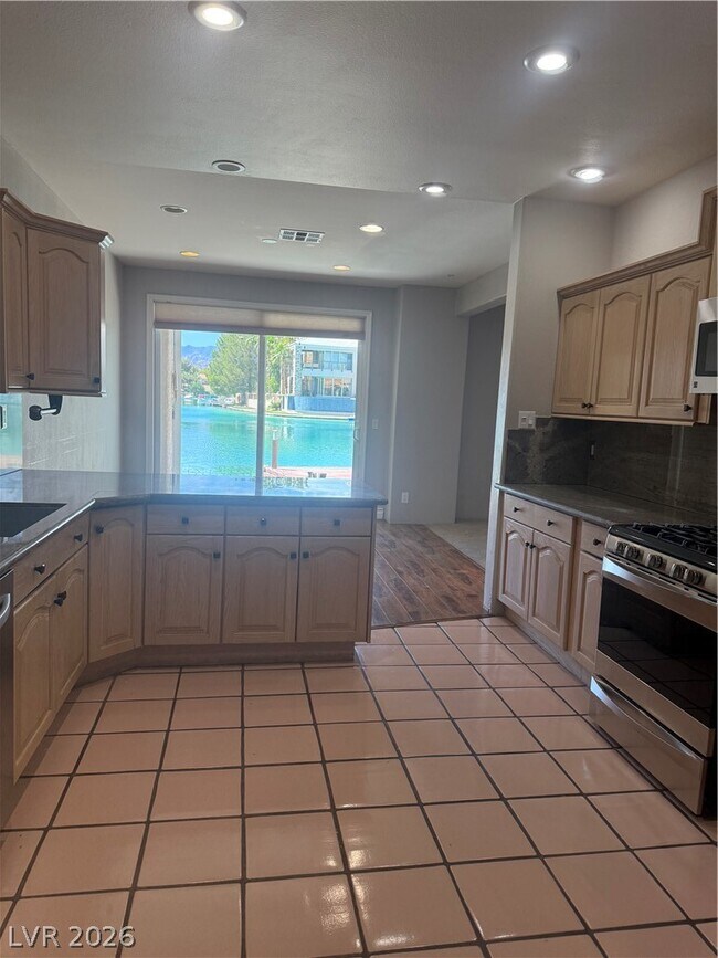 Building Photo - 3167 Lido Isle Ct