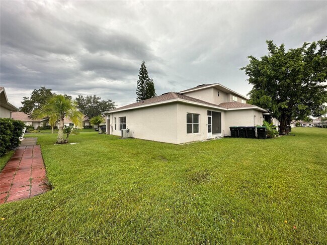 Building Photo - 14572 Laguna Beach Cir