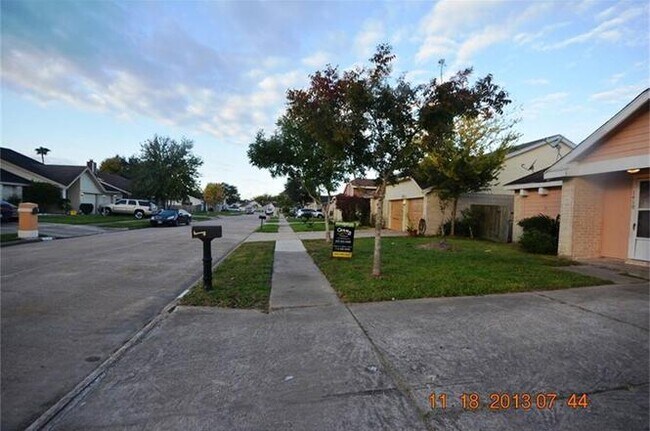 Building Photo - 1418 Hunters Park Dr
