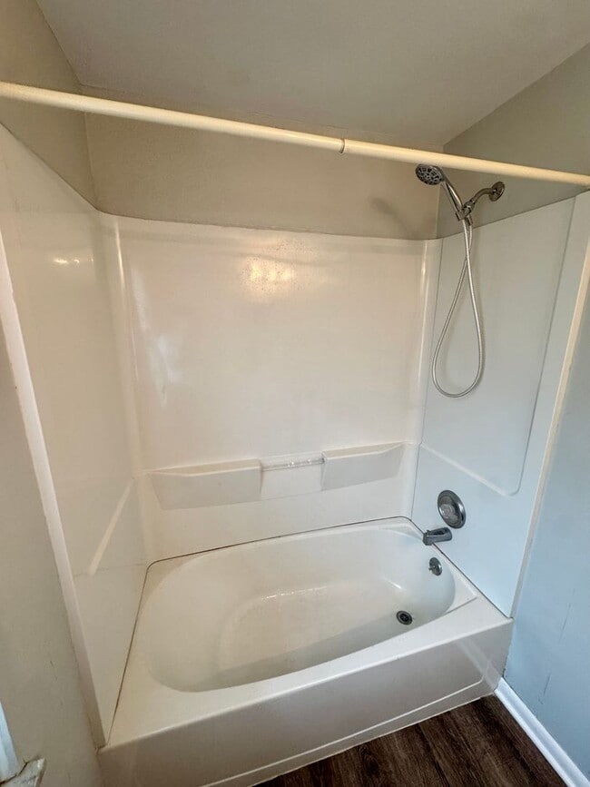 Building Photo - Charming 2 Bed 1 Bath in Cranberry!