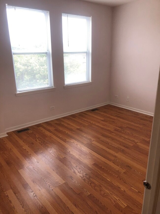 Building Photo - 3710 S Sangamon St