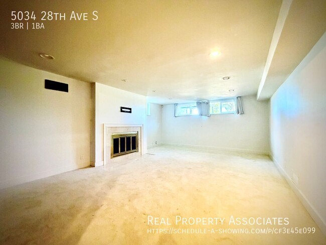 Building Photo - 5034 28th Ave S