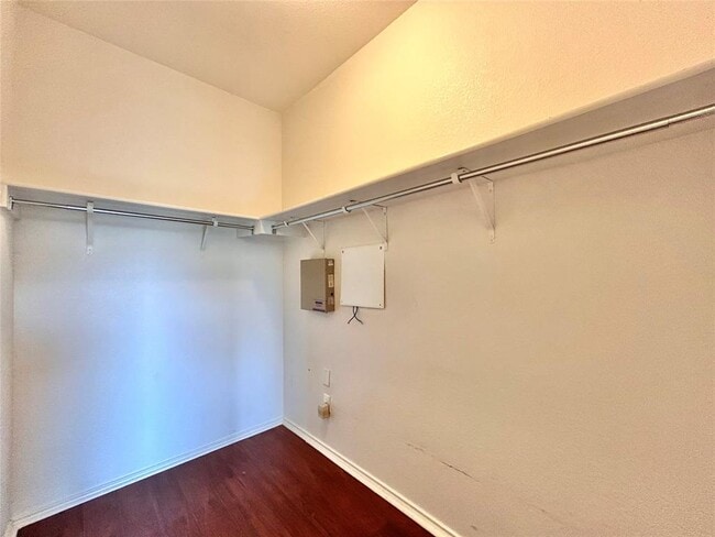 Building Photo - 505 Willow Walk Dr