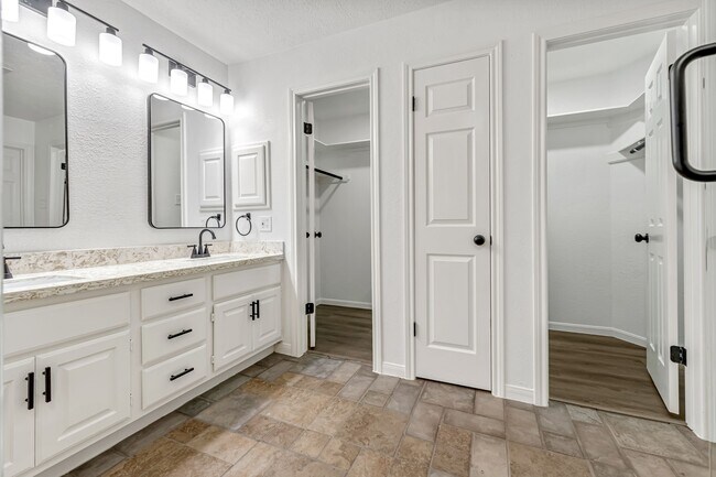 Building Photo - 1502 Mabry Mill Rd