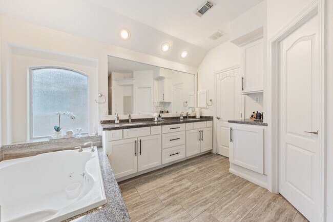 Building Photo - 21810 Mystic Point Ct