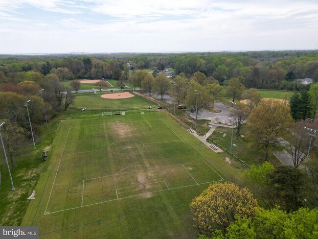 Building Photo - 1424 Falcon Nest Ct