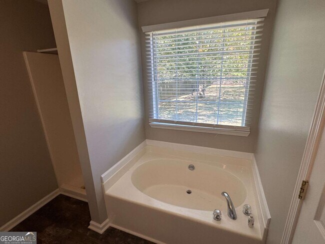 Building Photo - 1672 Walters Park Ct