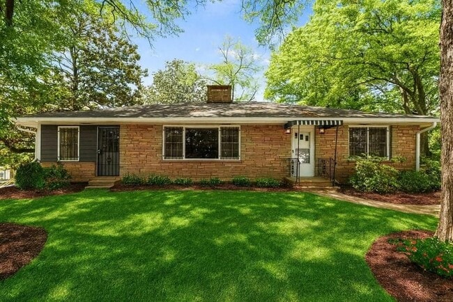 Building Photo - 1930 Hollywood Rd NW