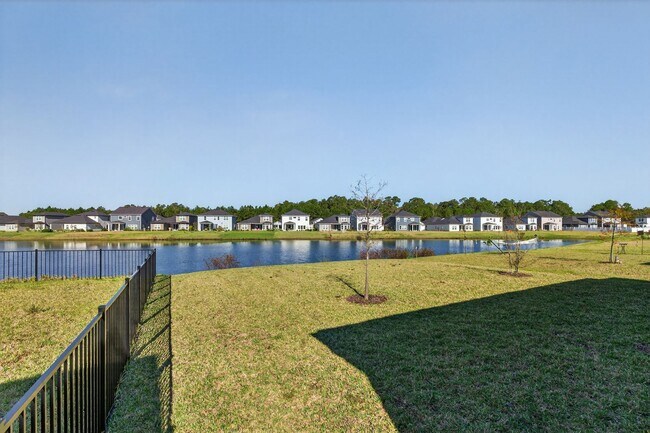 Building Photo - Fully Upgraded Home