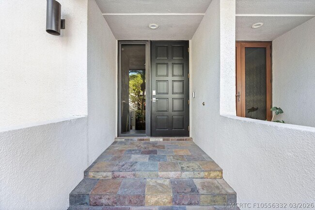 Building Photo - 16 Portside Dr