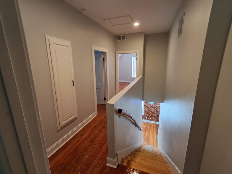 Upstairs hall - 1007 E McCarty St