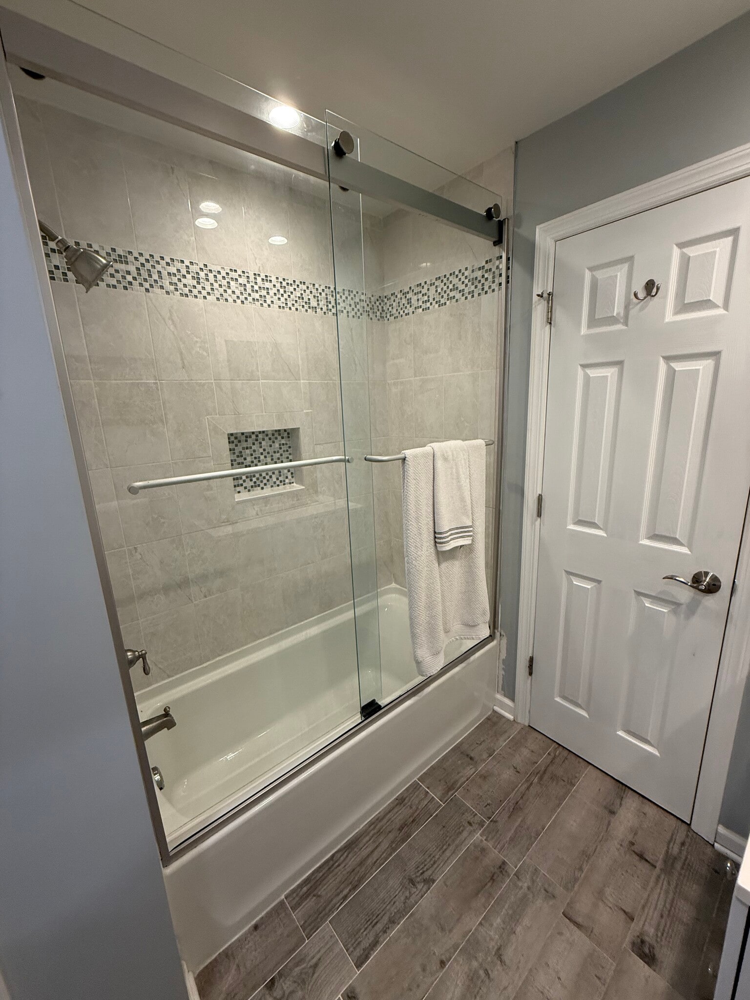 Building Photo - 118 N Bridge St