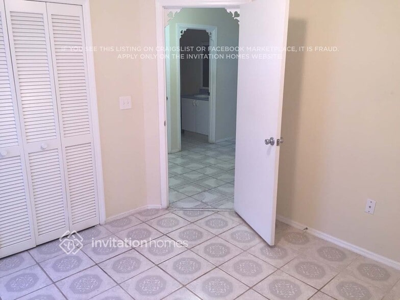 Building Photo - 2401 Bel Air Cir