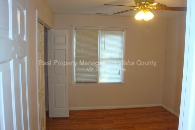 Building Photo - 2912 Isabella Dr