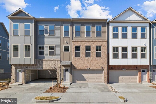 Building Photo - 6236 Folly Ln