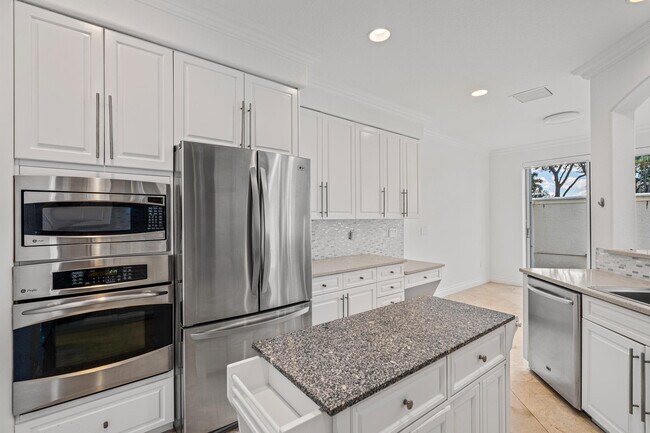 Building Photo - 1468 Mariner Way