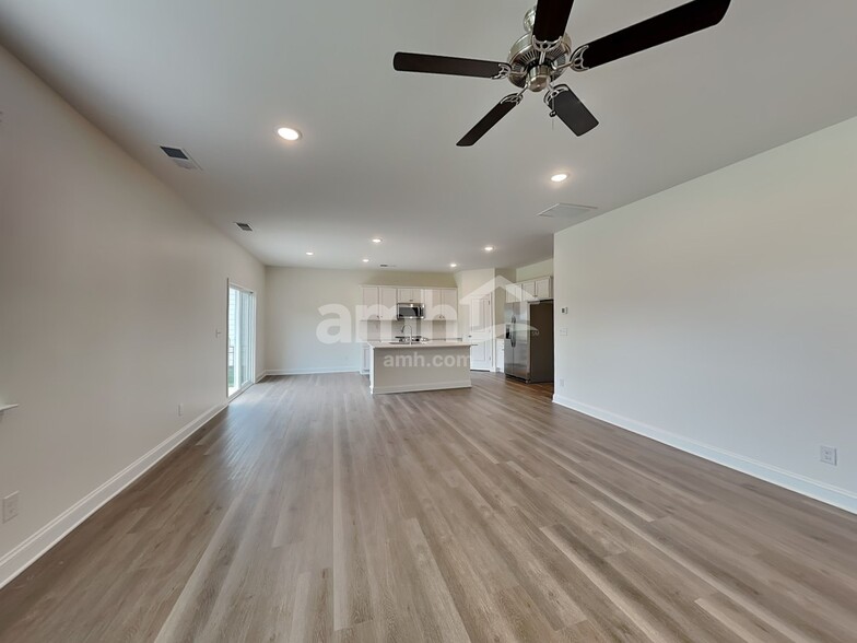 Building Photo - 3520 Lincoln Hts Ln