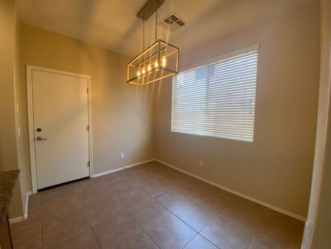 Building Photo - Gilbert 4 bedroom home