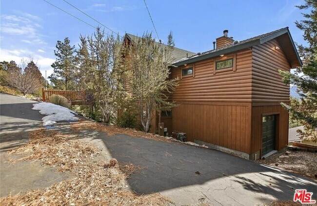 Building Photo - 1165 Green Mountain Dr