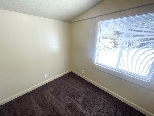 Building Photo - Martindale-Brightwood 4BR House!