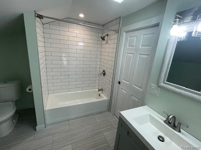 Building Photo - 21 E Church St