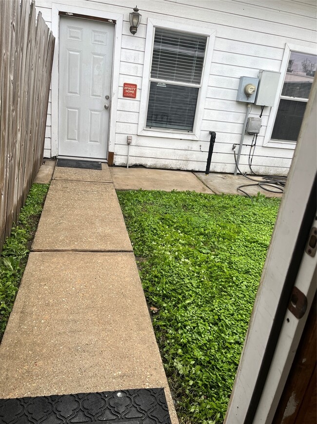 Building Photo - 4219 Benard Ct