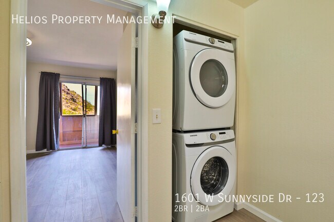 Building Photo - 1601 W Sunnyside Dr
