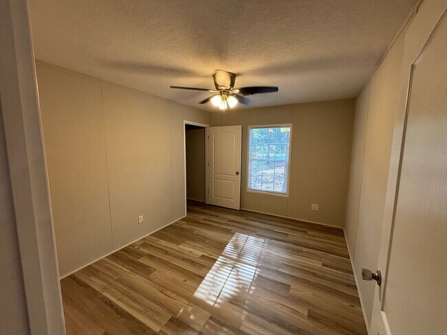 Building Photo - 3266 Jacqueline Dr
