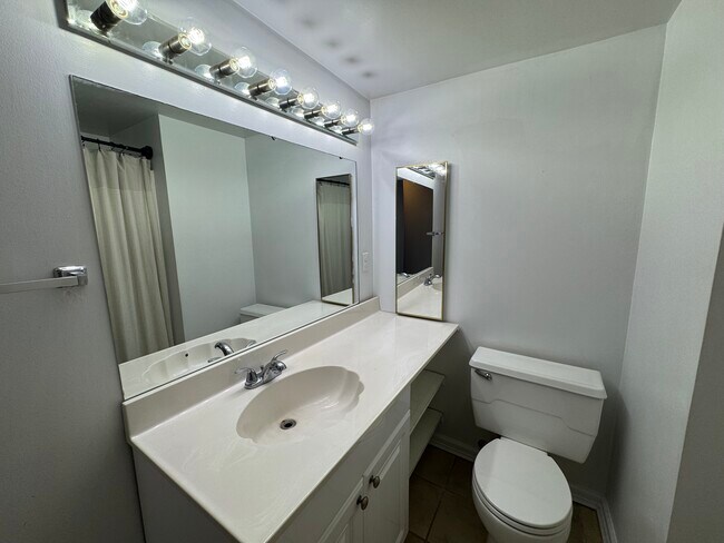 Building Photo - 261 Windsor Castle Dr