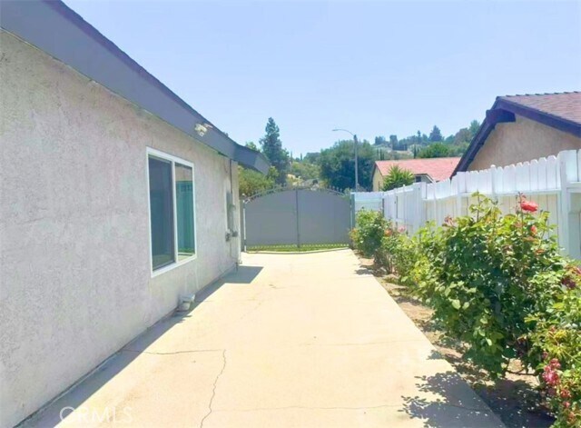 Building Photo - 1525 Meadow Glen Rd