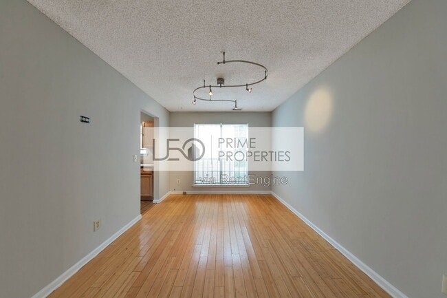 Building Photo - 1072 Victory Dr SW
