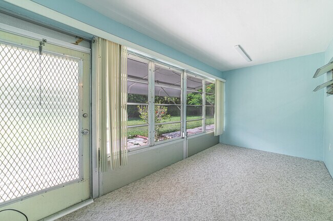 Building Photo - 180 High Point Terrace E