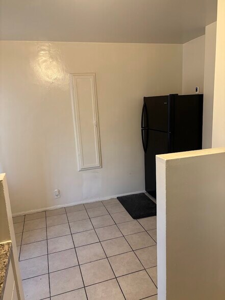 Kitchen refrigerator - 2183 W 27th St