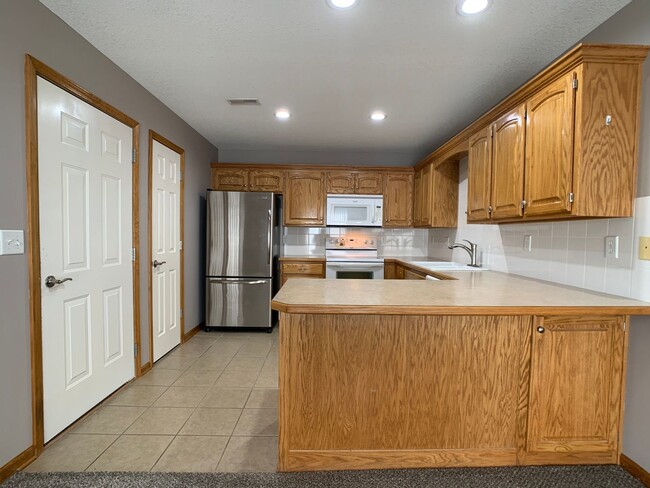 Building Photo - Freshly Updated, One Level Ranch, No Steps...