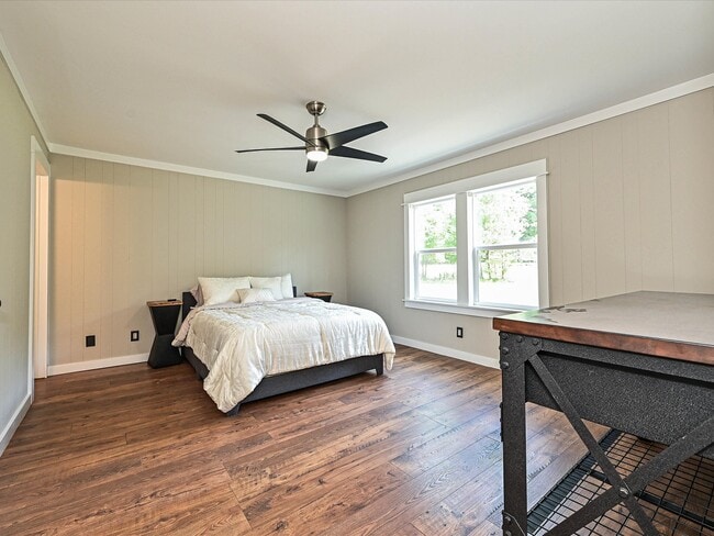 Building Photo - 9565 Man O War Dr