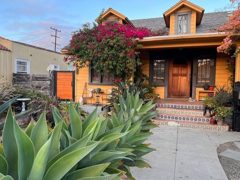 Building Photo - 5418 Deane Ave