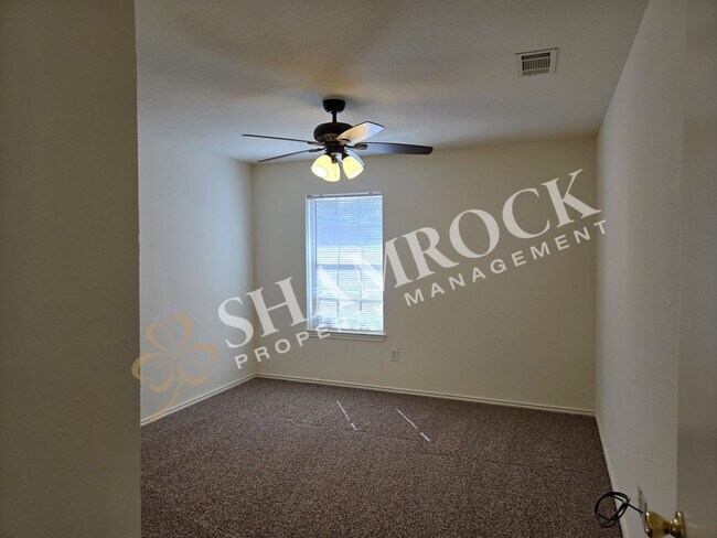 Building Photo - Cougar Ridge III Duplex