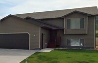 Building Photo - Gorgeous 4 Bedroom, 3 Bath Home with Attac...
