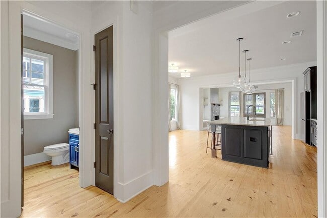 Building Photo - 10559 Serenbe Ln